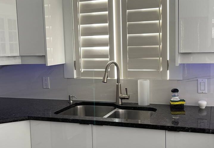 Refacing et refinition d’armoires de cuisine à Montréal